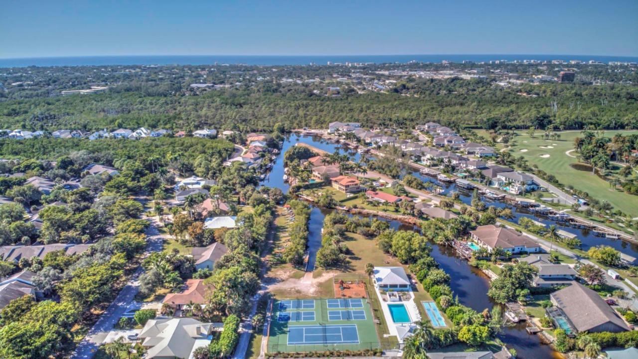 Pet Friendly Pool Home In River Reach Of Naples Fl Εξωτερικό φωτογραφία